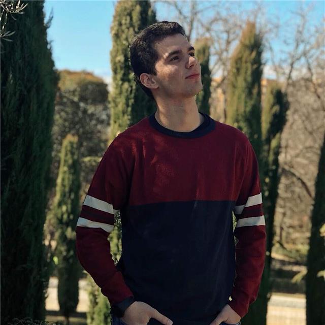 Profesor de clases particulares, estoy estudiando el master de profeso eso y bachillerato; pero, tengo experiencia con primaria. primera clase si se queda en prueba