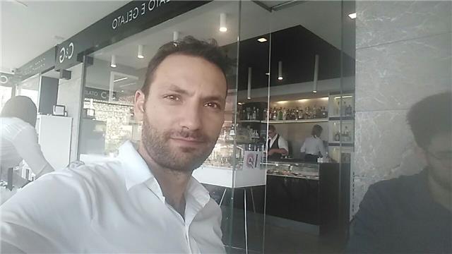 Universitario del dipartimento di scienze del farmaco impartisce lezioni in ambito scientifico (chimica in primis). orientamento test d'ingresso