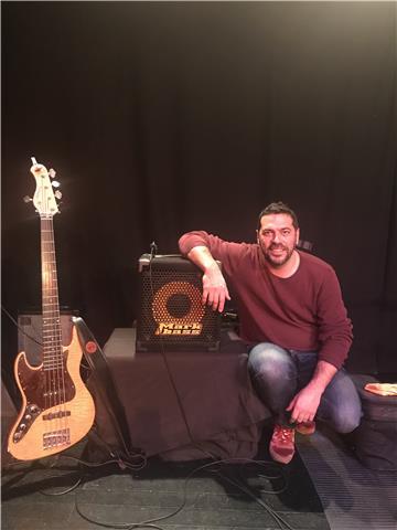 Doy clases de bajo eléctrico económicas. todos los niveles