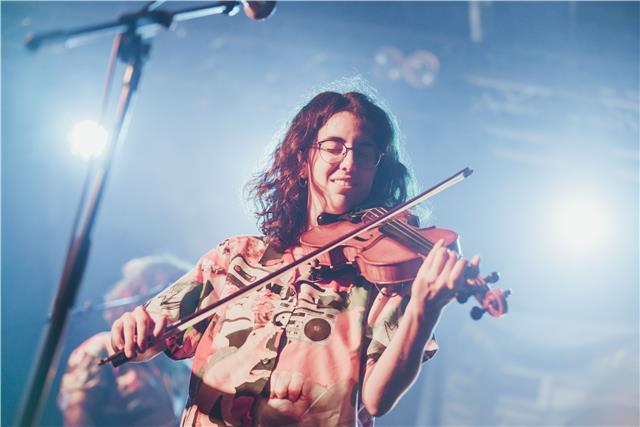 Clases de VIOLÍN en BARCELONA para JÓVENES ADULTOS. Música clásica, jazz, latin, pop: improvisación, acompañamientos, técnica, expresividad