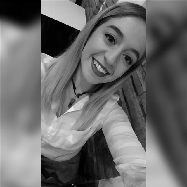 En este momento estoy estudiando educación infantil, me encantan los niños y el ámbito de la enseñanza. doy clases económicas de naturales para niños