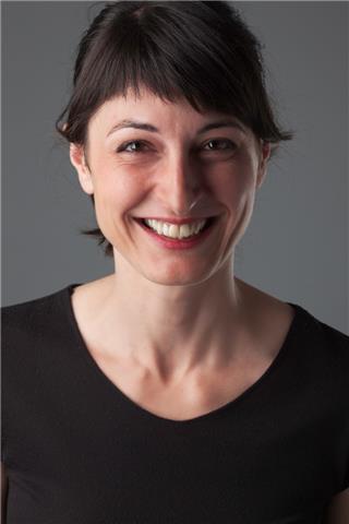 Profesora de pilates con mucha experiencia en clases grupales y en particulares. pilates post parto y pilates preparto