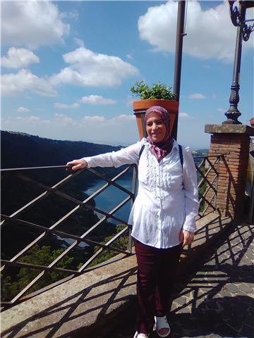 Sono lauriata in storia,parlo lingua araba,francese