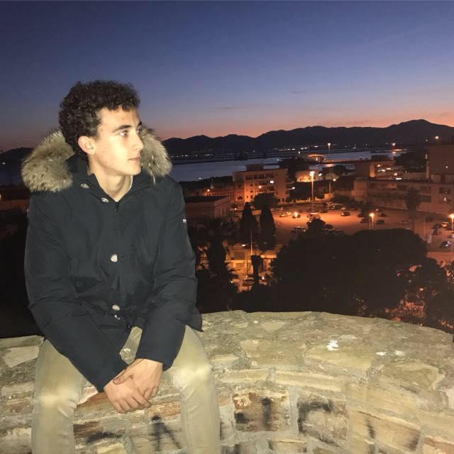 Studente universitario di economia diplomato al liceo scientifico pacinotti di Cagliari