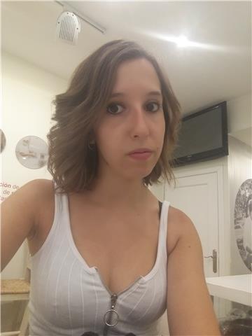 Doy clases económicas de todas las asignaturas del área de humanidades, más concretamente de griego, latín y lengua castellana y literatura