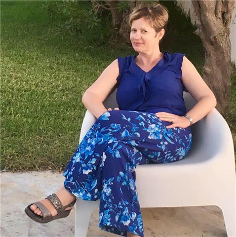 Insegnante offre lezioni di inglese, francese e russo (madre lingua). qualsiasi livello