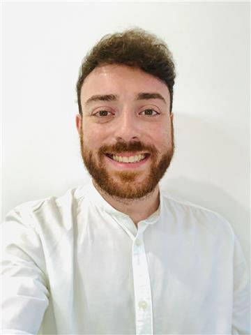 Laureato Magistrale in Traduzione Tecnico Scientifica impartisce lezioni private di Inglese e Spagnolo