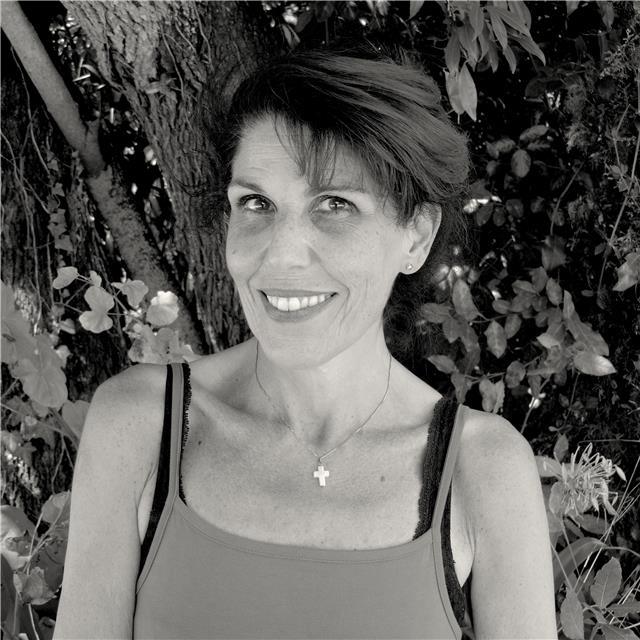 Insegnante diplomata, attrice e doppiatrice impartisce lezioni di dizione per italiani e stranieri