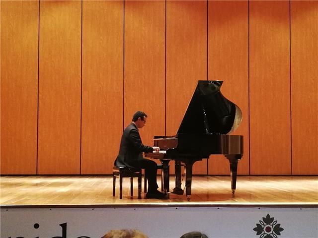 Clases de piano en Bogotá (presenciales o virtuales). El aprendizaje será guiado por tus gustos y objetivos