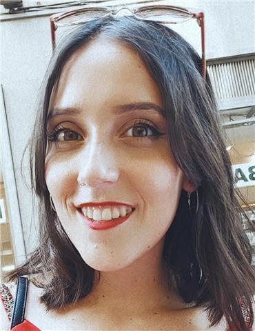 Estudiante joven ofrece clases de inglés de refuerzo tanto hablado como escrito (tengo certificado B2 y dos veranos viviendo en Irlanda y asistiendo a clases allí)