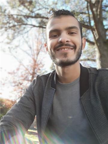 J'enseigne l'anglais d'une façon simpliste afin d'obtenir une très bonne note en TOEIC tout comme moi même