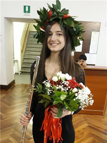 Sono laureata in flauto al Conservatorio, propongo lezioni private di flauto e solfeggio. In alternativa si può optare per didattica a distanza via Webcam