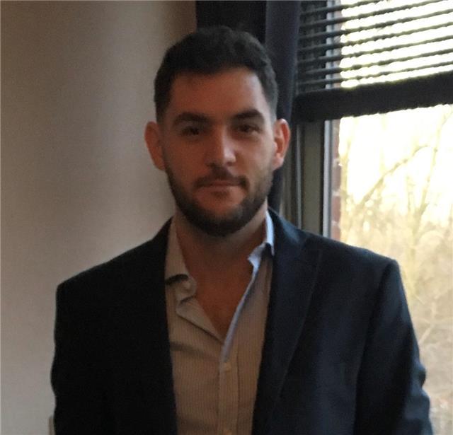 Actualmente trabajo como product manager y doy formaciones por toda epaña