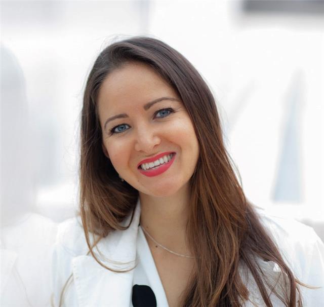 Profesora de inglés británica (nativa), con CELTA y 10 años de experiencia. Clases online /hr. ¡Prueba una clase gratuita!