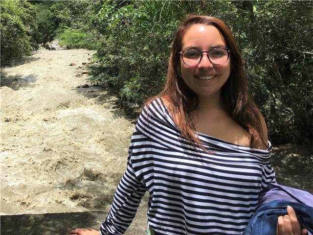Profesora de Biologia y Quimica de la U de Chile ofrece clases particulares online de Biologia, Quimica, Fisica e Ingles