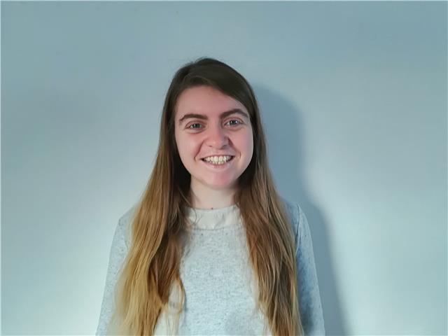 Professeure d'anglais pour conversation ou aide aux devoirs. Etudiante bilingue