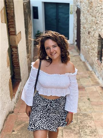 Profesora de español ofrece clases en barcelona, tanto en primaria como en secundaria o adultos