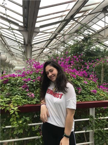 Doy clases de latín o lenguaje para primero de bachillerato. respecto la eso, puedo dar cualquier asignatura de letras y de primaria todas