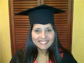 Profesora de Español imparte materia a todos interesados