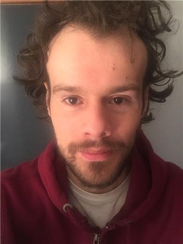 Laureato in materie umanistiche, offre ripetizioni ai ragazzi delle scuole superiori!