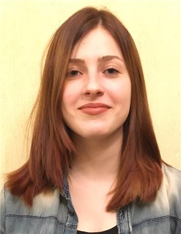 Madrelingua russa, diplomata in Italia al liceo linguistico, offre lezioni di russo