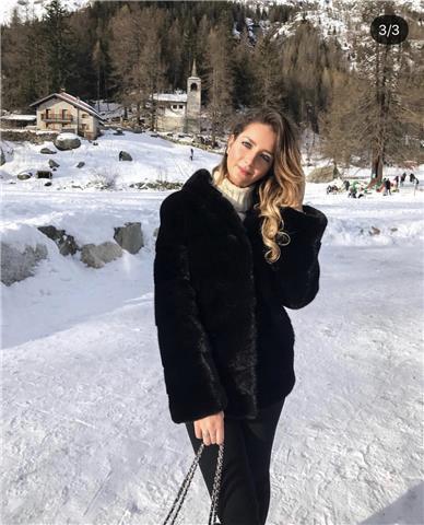 Studentessa universitaria fornisce lezioni