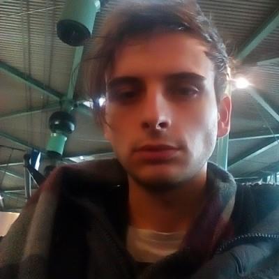 Ex studente laureato con menzione in economia e management internazionale impartisce ripetizioni di : matematica ,inglese, polacco, economia , economia politica , finanza , banca e borsa , statistica . simpatia e prezzi modici