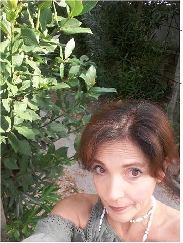 Professoressa di italiano, storia, filosofia e scienze umane . Esperienza con Licei ed Università. Esperta in metodi di studio anche per i più piccoli Medie, elementari