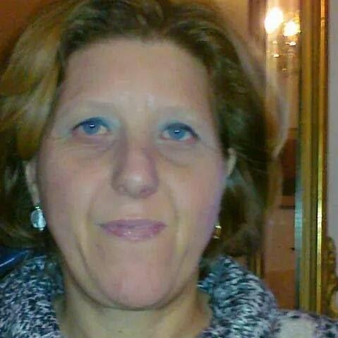 diplomata al Goethe Institut di monaco con esperienza di insegnamento impartisce lezioni anche on line a ragazzi scuole medie e superiori