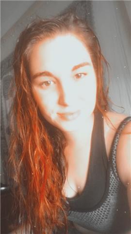 Se ofrecen clases de apoyo y repaso general, de inglés(nativo) y cuidado de niños, acompañarlos al cole y recogerlos, etc