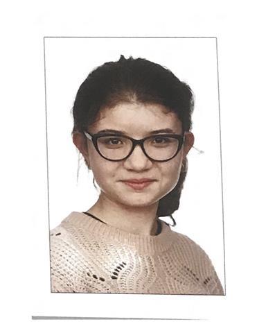 Lycéenne de 17 ans, bilingue anglais, propose des cours tous niveaux (primaire/collège/lycée)