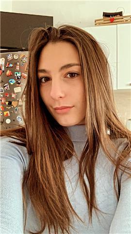 Studentessa universitaria offre aiuto compiti per ragazzi delle scuole medie online/a domicilio zona Varese e limitrofi