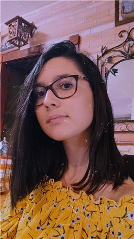 Studentessa frequentante il liceo linguistico, livello B1/B2 di inglese