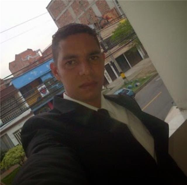 administrador de empresas y especialista en gerencia pública con diplomado en docencia universitaria