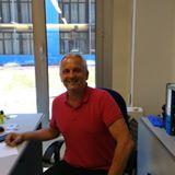 Professor habilitat oficialment per poder donar classes a la primària i l'eso