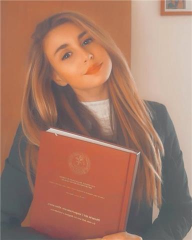 Sono laureata in Psicologia clinica presso l'Università degli Studi di Torino, possiedo inoltre la certificazione dei 24 crediti formativi per l'insegnamento