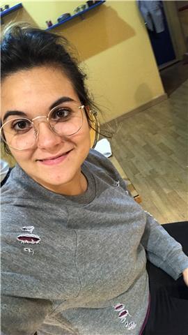 Studentessa magistrale laureata in lingue con 110/110 impartisce lezioni di spagnolo e francese a ragazzi di scuole medie e superiori