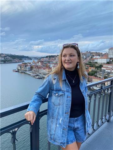 Clase particulares en las asignaturas de castellano o historia a estudiantes de eso