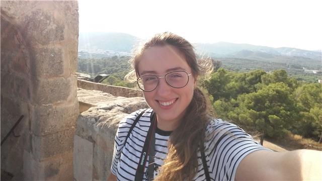 Doy clases particulares online de diversas asignaturas tanto a alumnos de primaria como de secundaria