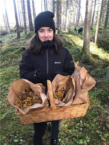 Estudiante universitaria ofrece clases de inglés a niños y adultos