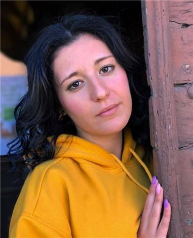 Studentessa offre lezioni di italiano, grammatica e letteratura