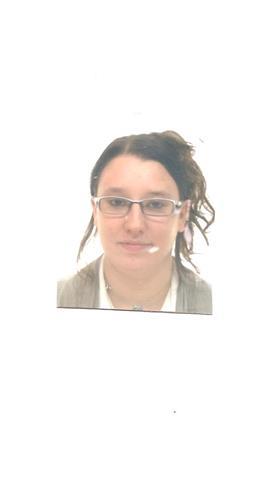 Ragazza diplomata in lingue impartisce lezioni elementari, medie e superiori liceo linguistico