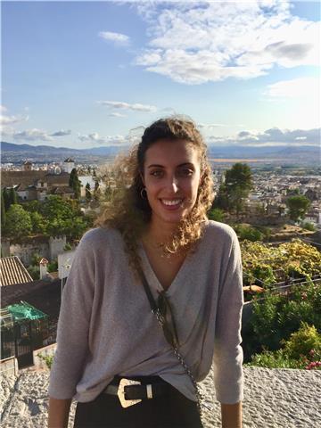 Graduada en educación (con b2 de inglés) imparte clases en todos los niveles. preparación para ebau