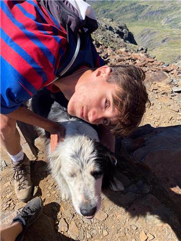 Joven estudiante de bachillerato tecnológico con media excelente. abierto a hacer clases/repaso de todas las materias de primaria y secundaria. tengo gran afinidad con los niños y soy muy extrovertido!