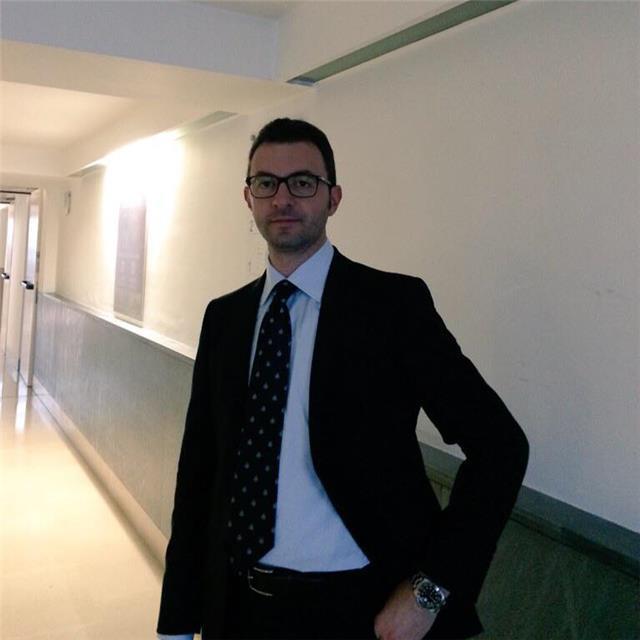 Avvocato abilitato dal 2010 impartisce lezioni di diritto per studenti universitari e di scuola media superiore