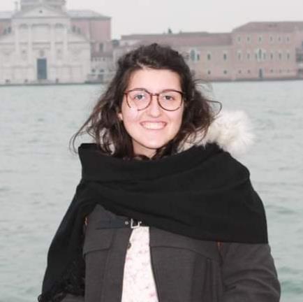 Salve! Mi chiamo Eleonora, ho 24 anni, sono una studentessa universitaria e vivo a Marco Simone di Guidonia. Ho avuto esperienze pregresse nell'ambito delle ripetizioni impartendo lezioni private a ragazzi di diverse età (scuola media e primi anni scuola 