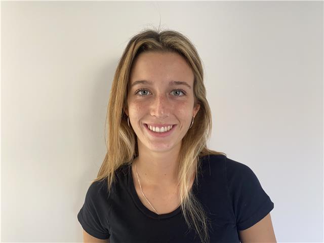 Estudiante universitària de ade upf ofrece clases particulares