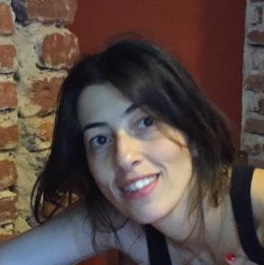 Insegnante di Inglese con metodi molto efficaci e creativi. 
Ho lavorato anche come un interprete per grandi aziende, governi e la nazione unite.
Studiato e vissuto in Inghilterra e TESOL part1 certified