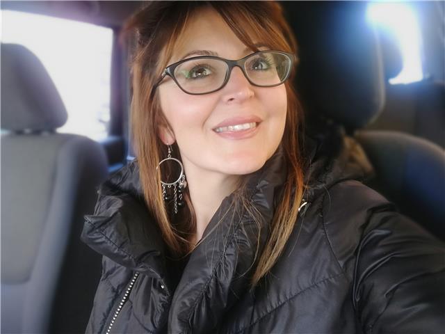 Mi chiamo Tamara, ho 37 anni e faccio riprtizioni da una vita, ho lavorato anche ad un doposcuola, e mi piace lavorare soprattutto con ragazzi/e medie