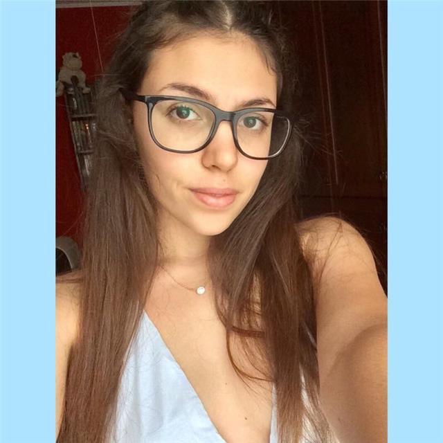 Studentessa di Mediazione Linguistica alla Statale di Milano impartisce ripetizioni di inglese, matematica e aiuto compiti